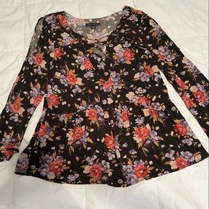American Eagle long sleeve floral blouse